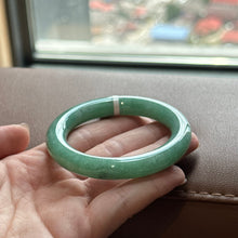 Load image into Gallery viewer, 10653 53.5mm Full Apple Green Rounded Jadeite Bangle
