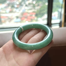 Load image into Gallery viewer, 10653 53.5mm Full Apple Green Rounded Jadeite Bangle
