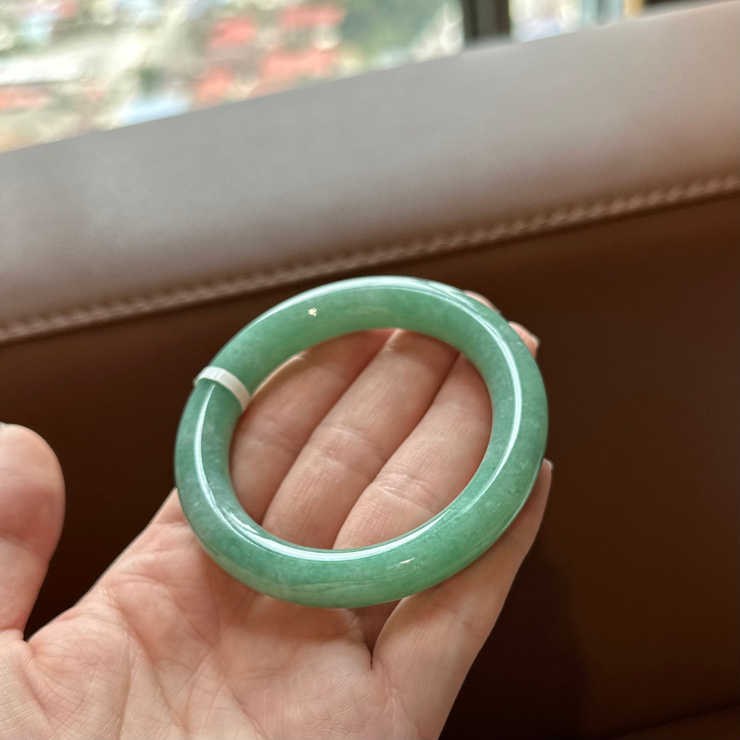 10653 53.5mm Full Apple Green Rounded Jadeite Bangle