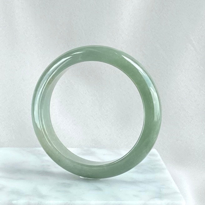 101157 57.5mm Olive Green Furong Base Jadeite Bangle