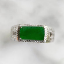 Load image into Gallery viewer, 82799 19mm Imperial Green Jadeite with 18K White Gold and Diamonds
