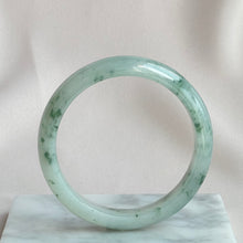 Load image into Gallery viewer, 30859 58.8mm White with Green Florals Jadeite Bangle
