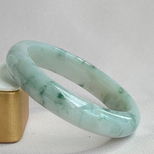 Load image into Gallery viewer, 30859 58.8mm White with Green Florals Jadeite Bangle
