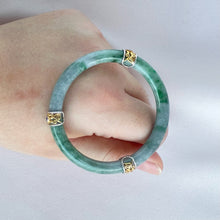 Load image into Gallery viewer, 70353 54.5mm Chantilly Lace Series Slim Cut Green with Blue Sapphire Rounded Jadeite Bangle
