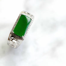 Load image into Gallery viewer, 82799 19mm Imperial Green Jadeite with 18K White Gold and Diamonds
