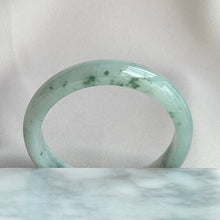 Load image into Gallery viewer, 30859 58.8mm White with Green Florals Jadeite Bangle
